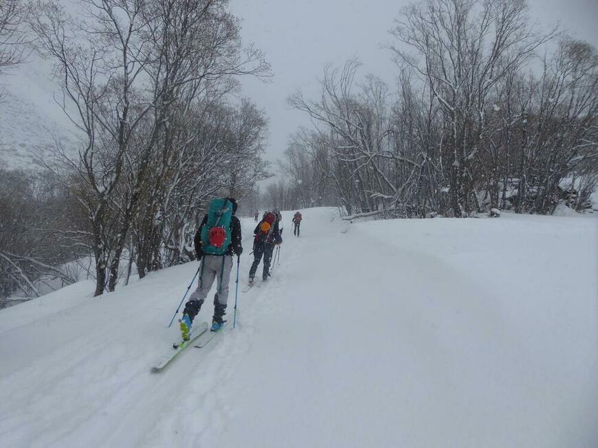 Départ de Bonneval sous la neige avant la montée à l'Albaron Départ de Bonneval sous la neige avant la montée à l'Albaron